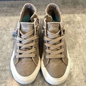 Women’s Blowfish size 6.5